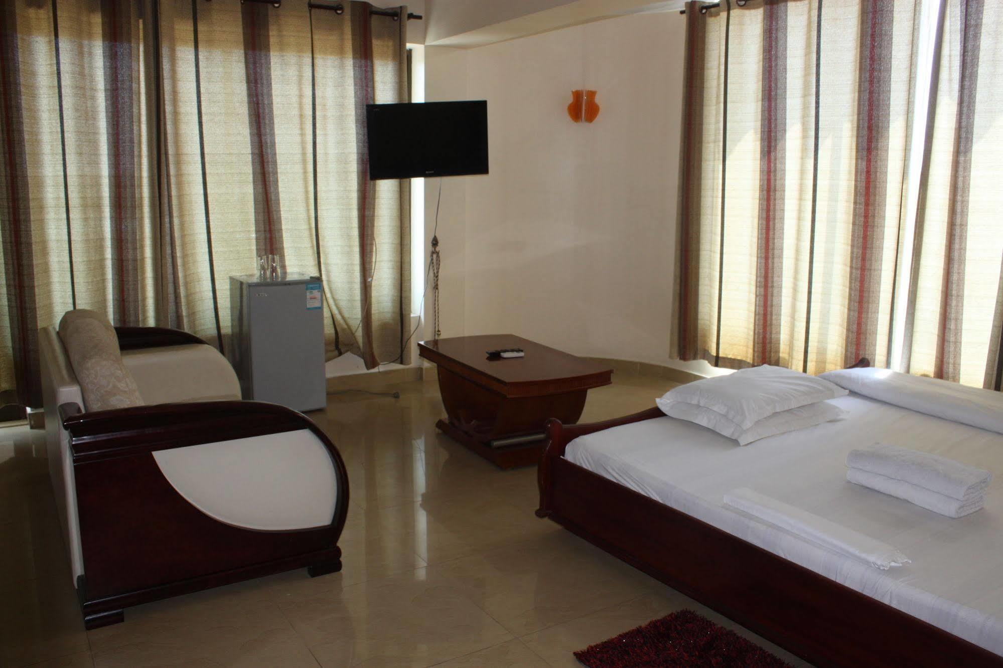 Mic Hotel Daressalam Exterior foto